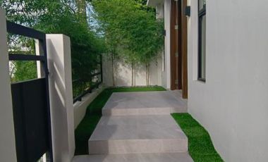 STUNNING BUNGALOW WITH MEZZANINE FOR SALE IN BF HOMES, Las Piñas