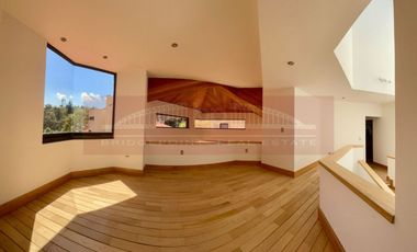 Gran casa en renta en condominio en Pico de Sorata, Jardines de la Montaña, CDMX.