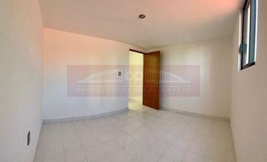 Gran casa en renta en condominio en Pico de Sorata, Jardines de la Montaña, CDMX.