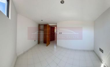 Gran casa en renta en condominio en Pico de Sorata, Jardines de la Montaña, CDMX.