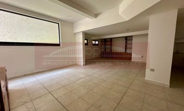 Gran casa en renta en condominio en Pico de Sorata, Jardines de la Montaña, CDMX.