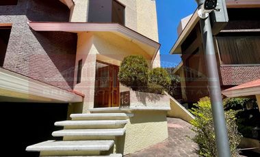 Gran casa en renta en condominio en Pico de Sorata, Jardines de la Montaña, CDMX.