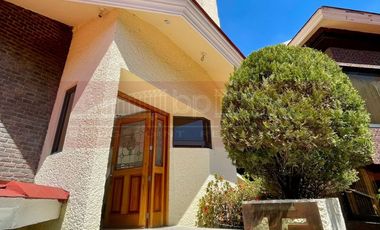 Gran casa en renta en condominio en Pico de Sorata, Jardines de la Montaña, CDMX.
