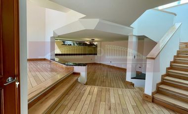 Gran casa en renta en condominio en Pico de Sorata, Jardines de la Montaña, CDMX.