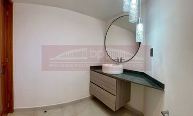 Gran casa en renta en condominio en Pico de Sorata, Jardines de la Montaña, CDMX.