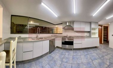 Gran casa en renta en condominio en Pico de Sorata, Jardines de la Montaña, CDMX.