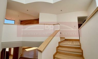 Gran casa en renta en condominio en Pico de Sorata, Jardines de la Montaña, CDMX.