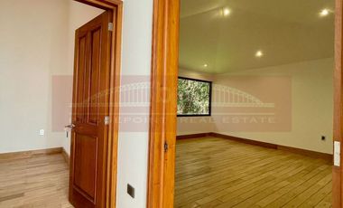Gran casa en renta en condominio en Pico de Sorata, Jardines de la Montaña, CDMX.