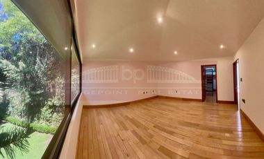 Gran casa en renta en condominio en Pico de Sorata, Jardines de la Montaña, CDMX.