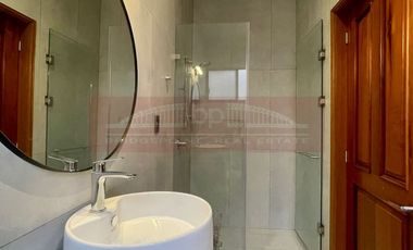 Gran casa en renta en condominio en Pico de Sorata, Jardines de la Montaña, CDMX.