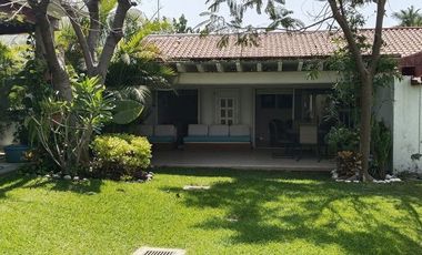 Casa de 4 recámaras en renta Cuernavaca, Xochitepec, Colinas de Santa Fe.
