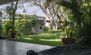 Casa de 4 recámaras en renta Cuernavaca, Xochitepec, Colinas de Santa Fe.