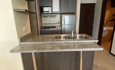 Suite Amoblada en Alquiler en la Urbanización Santa Cecilia en los Ceibos, 1 Habitación, 1 Baño, Parqueo, Seguridad, Norte de Guayaquil