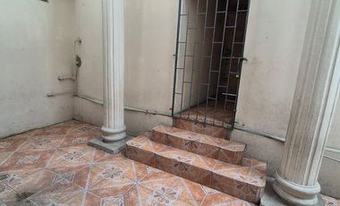 Inmueble en Alquiler cerca de la Universidad Facso, 3 Pisos, Piscina,  Garaje, Terrazas,  Balcones, Uso de Suelo Comercial,  Norte de Guayaquil.