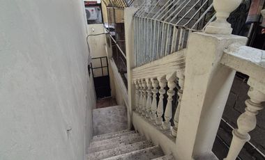 Inmueble en Alquiler cerca de la Universidad Facso, 3 Pisos, Piscina,  Garaje, Terrazas,  Balcones, Uso de Suelo Comercial,  Norte de Guayaquil.