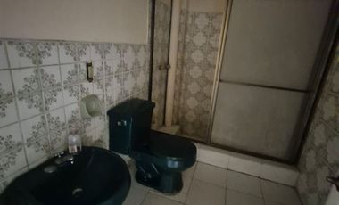 Inmueble en Alquiler cerca de la Universidad Facso, 3 Pisos, Piscina,  Garaje, Terrazas,  Balcones, Uso de Suelo Comercial,  Norte de Guayaquil.