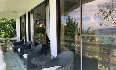 Oceanfront Oasis: Exclusive Villas with Stunning Beach Views