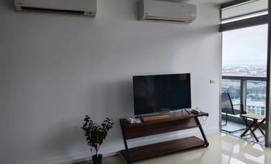 Fully Furnished 1 Bedroom with Parking Slot in West Gallery Place For Rent