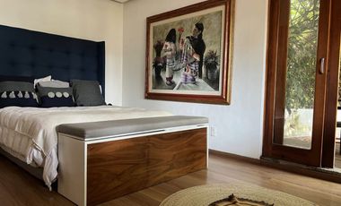 HERMOSA CASA MEXICANA, AMUEBLADA, EN LA CAÑADA, CUERNAVACA