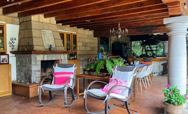 HERMOSA CASA MEXICANA, AMUEBLADA, EN LA CAÑADA, CUERNAVACA