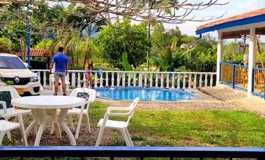 VENTA DE CASA CAMPESTRE SECTOR LAS MARGARITAS (ARAUCA-CALDAS)