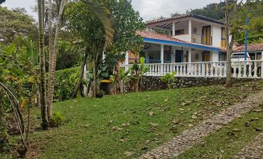 VENTA DE CASA CAMPESTRE SECTOR LAS MARGARITAS (ARAUCA-CALDAS)