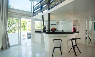 Hydra Apartment with Balcony