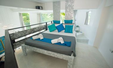 Hydra Apartment with Balcony