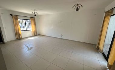 MAGNIFICA CASA EN CIRCUITO CON CASCO DE HACIENDA