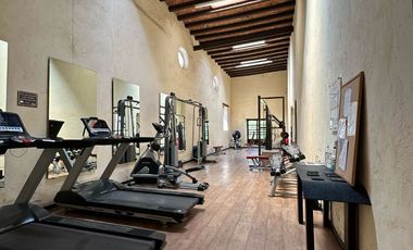 MAGNIFICA CASA EN CIRCUITO CON CASCO DE HACIENDA