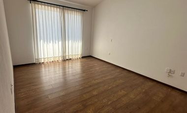 MAGNIFICA CASA EN CIRCUITO CON CASCO DE HACIENDA