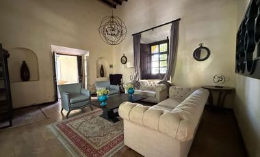 MAGNIFICA CASA EN CIRCUITO CON CASCO DE HACIENDA