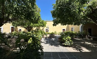 MAGNIFICA CASA EN CIRCUITO CON CASCO DE HACIENDA