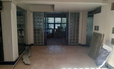 EDIFICIO EN VENTA CON DEPARTAMENTOS RENTADOS, OFICINA Y LOCAL COMERCIAL