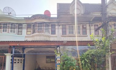 #บ้านรีโนเวท ใจกลางชลบุรี ทำเลดีมาก #ใกล้โรงพยาบาลเอกชน 1 ใกล้โรงเรียนชลชายและโรงเรียนชลหญิง
