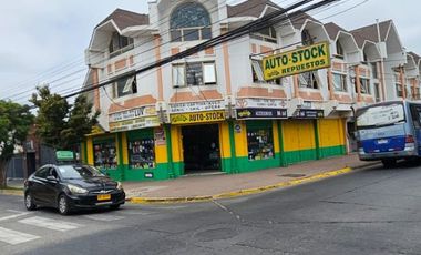 EDIFICIO DE 3 PISOS, UBICADO EN BULNES & LA CONCEPCIÓN QUILLOTA, CERCANO AL CENTRO.