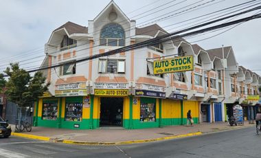 EDIFICIO DE 3 PISOS, UBICADO EN BULNES & LA CONCEPCIÓN QUILLOTA, CERCANO AL CENTRO.