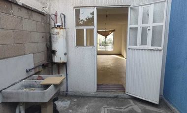 Excelente Casa de 3 Habitaciones en RENTA, Fraccionamiento Hacienda del Jardin II, Tultepec
