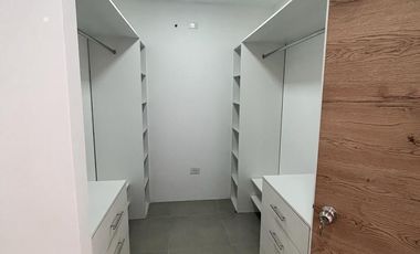 Venta Casa en Ciudad Celeste de Estreno - Samborondón - cerca al Colegio Alemán, Menor - C354