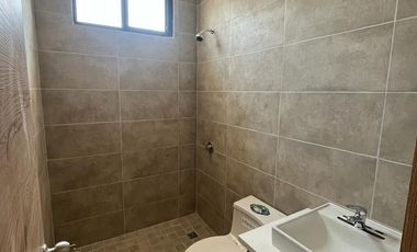 Venta Casa en Ciudad Celeste de Estreno - Samborondón - cerca al Colegio Alemán, Menor - C354