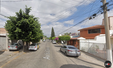 Casa en colonia Jardines de San José Guadalajara, Jalisco. con 3 recamaras y 139m2. Muy cerca de la Escuela Preparatoria No. 13.