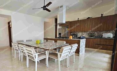 CASA CON VISTA AL MAR BAHÍAS DE HUATULCO, OAXACA