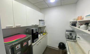 MODERNA OFICINA, EDIFICIO CON CERTIFICACION LEED Y AREAS COMUNES