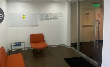 MODERNA OFICINA, EDIFICIO CON CERTIFICACION LEED Y AREAS COMUNES
