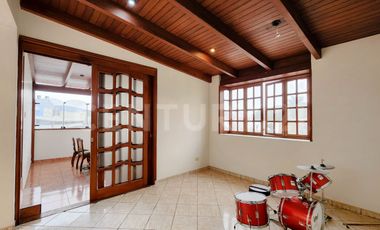 VENDO CASA MUY CERCA A VILLA MILITAR OESTE CHORRILLOS