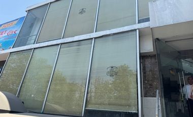 EDIFICIO DE TRES PISOS PARA RESTAURANTE SE RENTA SEGUNDO Y TERCER PISO