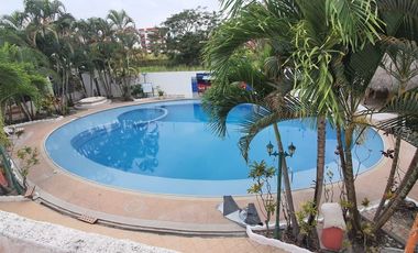 Venta Casa en Tonsupa a dos cuadras de la playa.