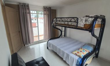 Venta Casa en Tonsupa a dos cuadras de la playa.