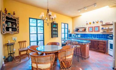 Casa Animas, Inmueble Versátil: Ideal para Residencia o Inversión Comercial