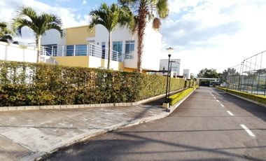 VENDO HERMOSA CASA EN CHINAUTA ANTES DEL PEAJE